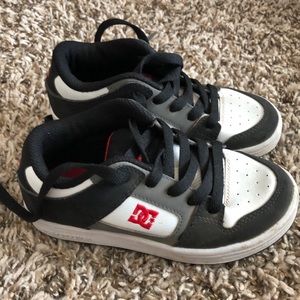 Boys DC Shoes size 12. Like new.